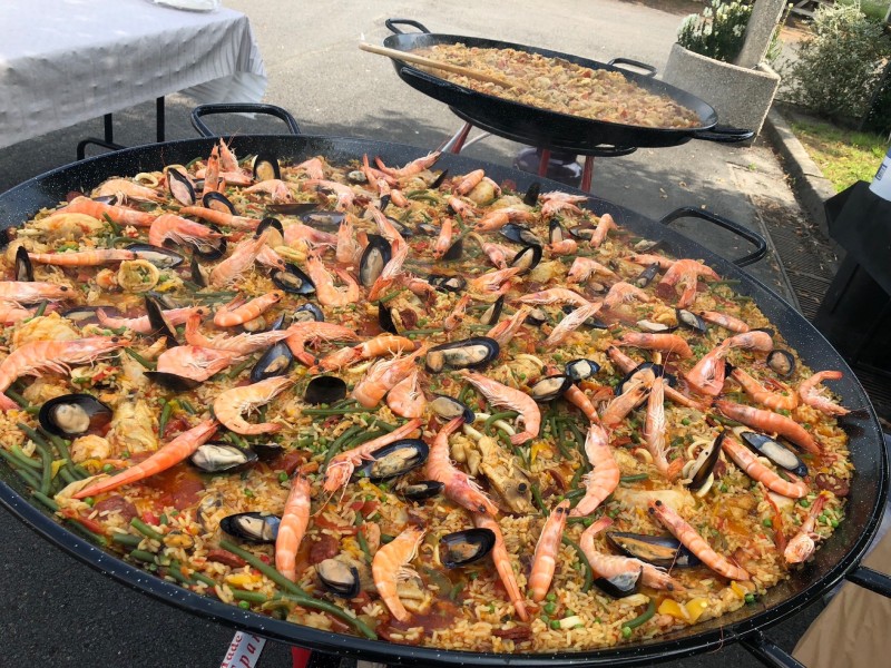 Trouver un Traiteur pour la livraison de Paëlla à domicile à Bordeaux