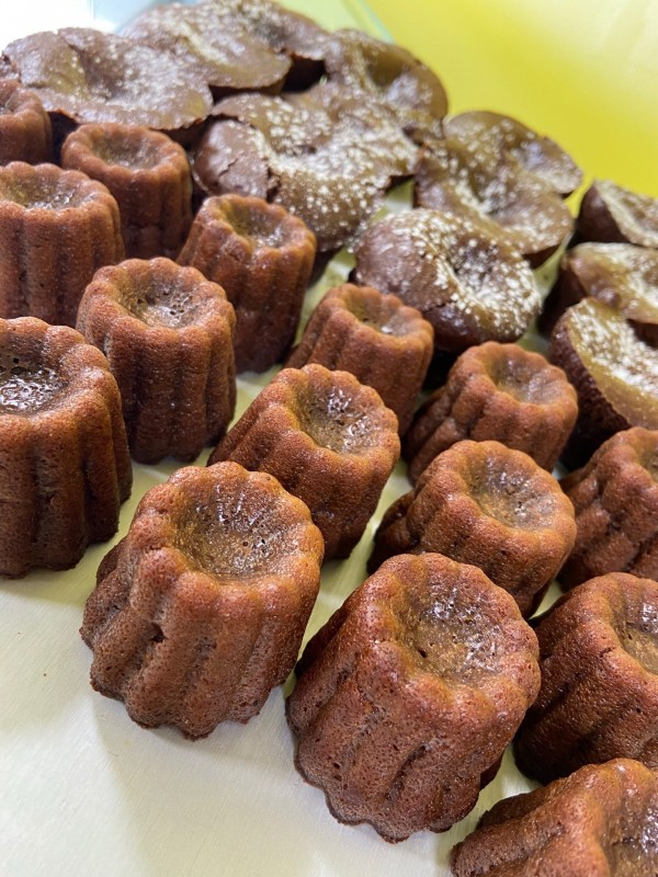 Cannelé Bordelais au chocolat Moelleux au chocolat crème anglaise Food Truck à Merignac