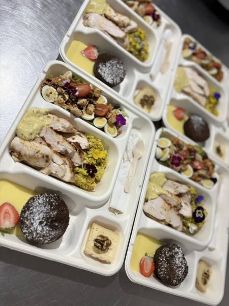 Déguster un plateau repas