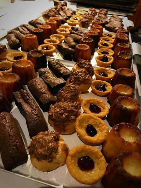 Livraison d'un apéritif et plateau repas pour une entreprise a Mérignac