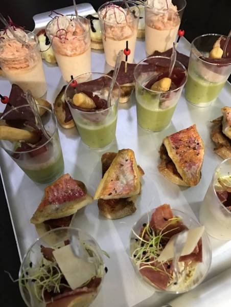 Livraison d'un apéritif et plateau repas pour une entreprise a Mérignac