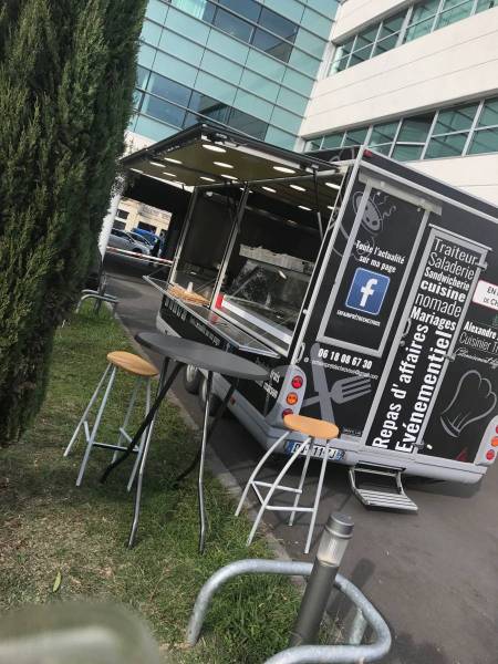 Réserver un foodtruck pour un anniversaire a domicile sur Saint Jean d'Illac