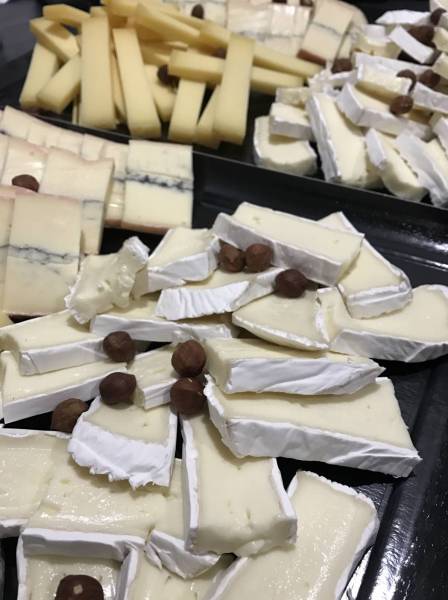 Se faire livrer un repas pour plusieurs personnes dans une entreprise à Pessac.